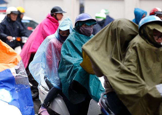 Hà Nội rét nhất từ đầu đông, cuộc sống người dân đảo lộn